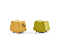 Pouf mobile avec roulettes cachées et poignée en cuir - Bari