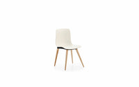 Chaise aux pieds en bois avec roulettes en option - Tim Wood